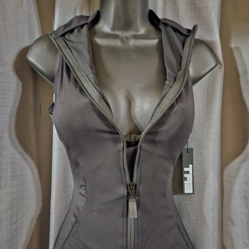 TA3 Hi Cut Sleeveless Surfy One Piece Swimsuit Black XS Regular Long NEW - Picture 3 of 4